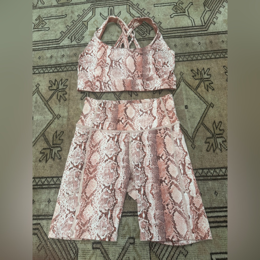 Victoria's Secret VSX On Point Flow Snakeskin Set